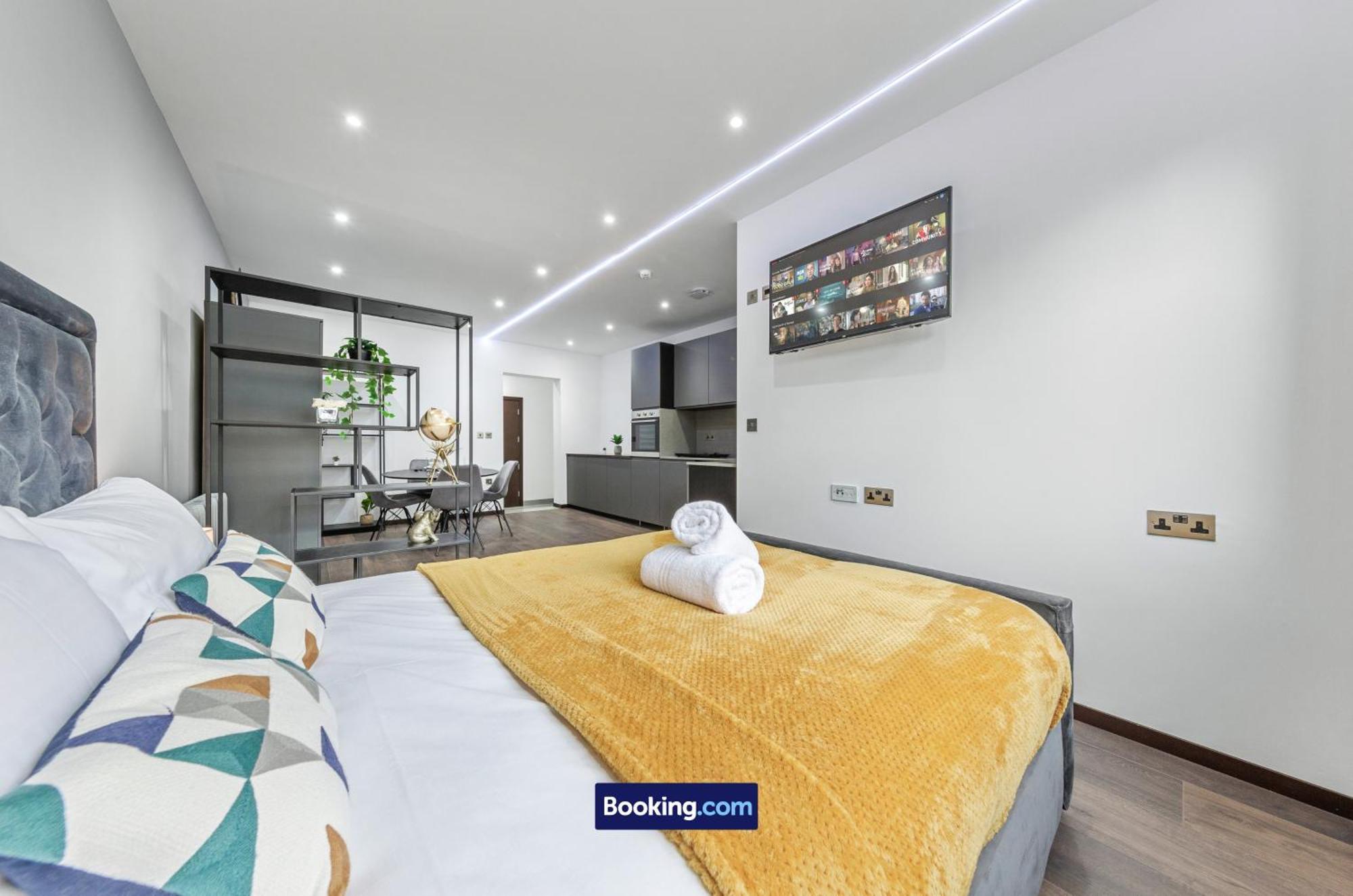 Stylish Studio Apt By Stay Smart Short Lets & Serviced Accommodation Woodstock With Free Wifi London Bagian luar foto