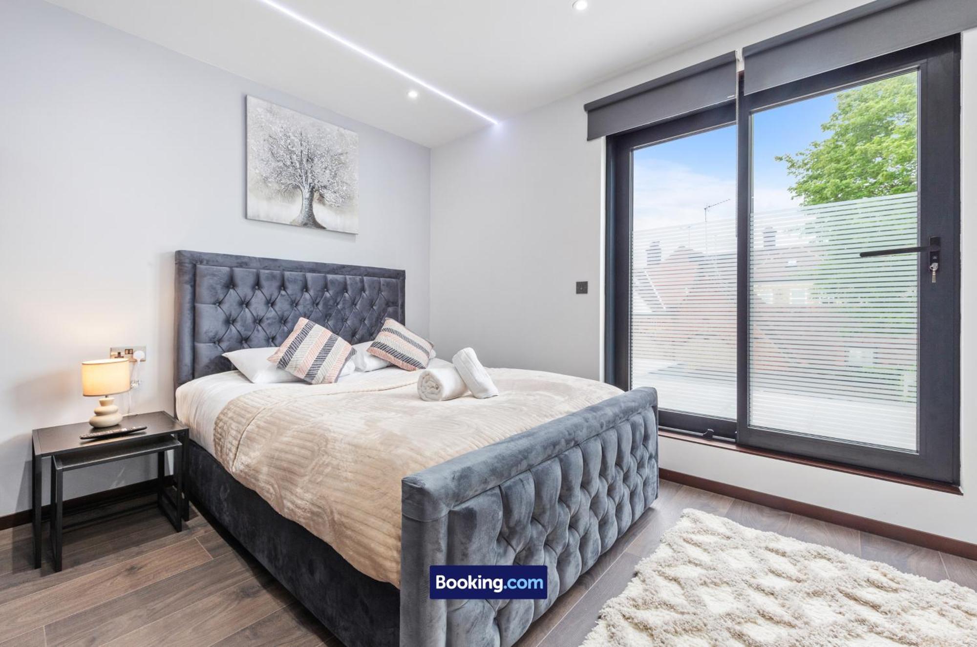 Stylish Studio Apt By Stay Smart Short Lets & Serviced Accommodation Woodstock With Free Wifi London Bagian luar foto