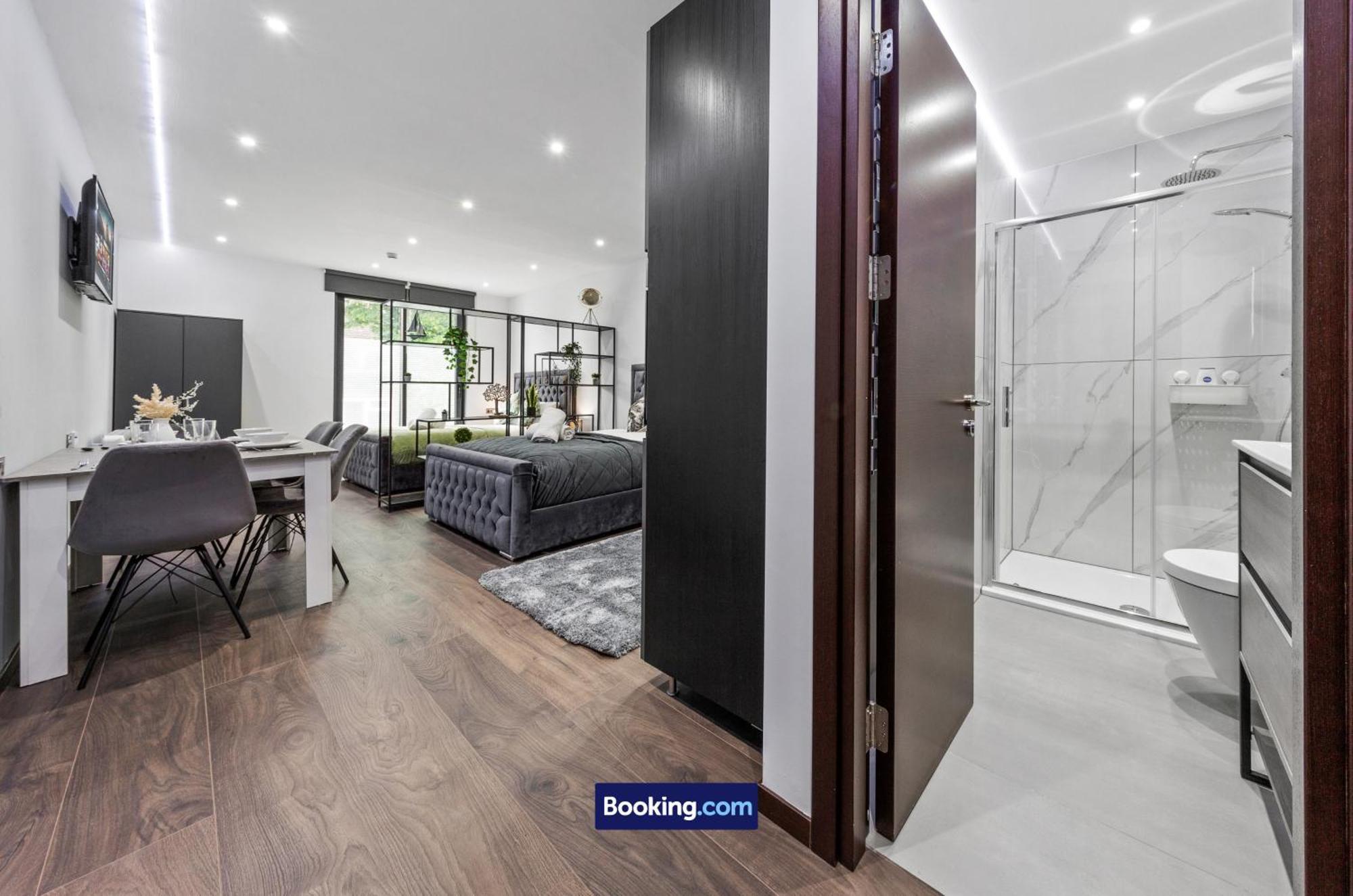Stylish Studio Apt By Stay Smart Short Lets & Serviced Accommodation Woodstock With Free Wifi London Bagian luar foto