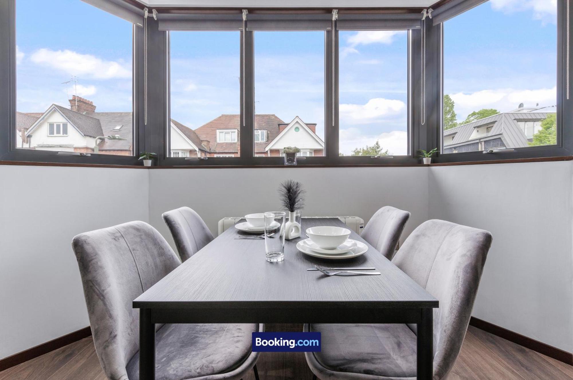 Stylish Studio Apt By Stay Smart Short Lets & Serviced Accommodation Woodstock With Free Wifi London Bagian luar foto
