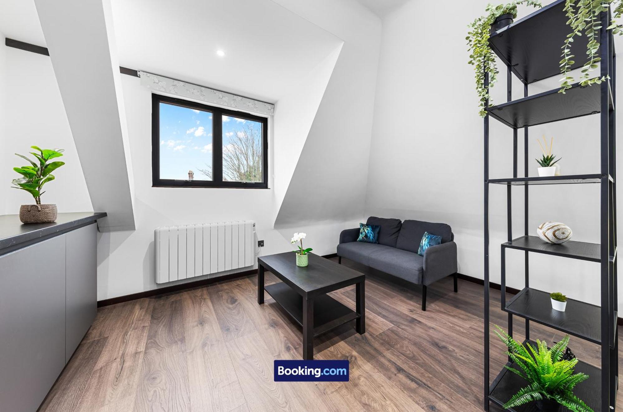 Stylish Studio Apt By Stay Smart Short Lets & Serviced Accommodation Woodstock With Free Wifi London Bagian luar foto