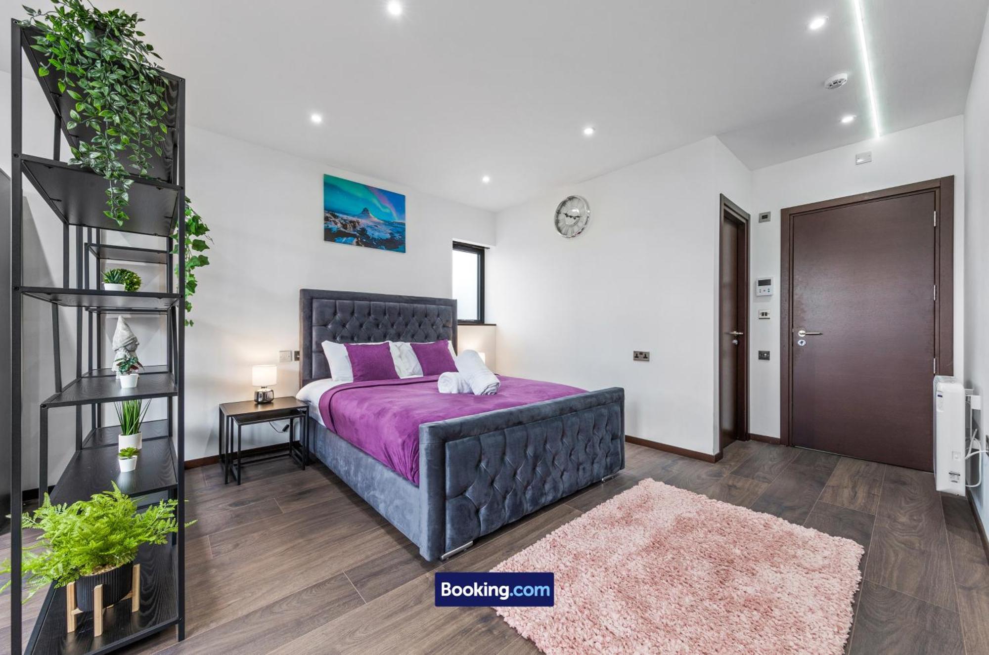 Stylish Studio Apt By Stay Smart Short Lets & Serviced Accommodation Woodstock With Free Wifi London Bagian luar foto