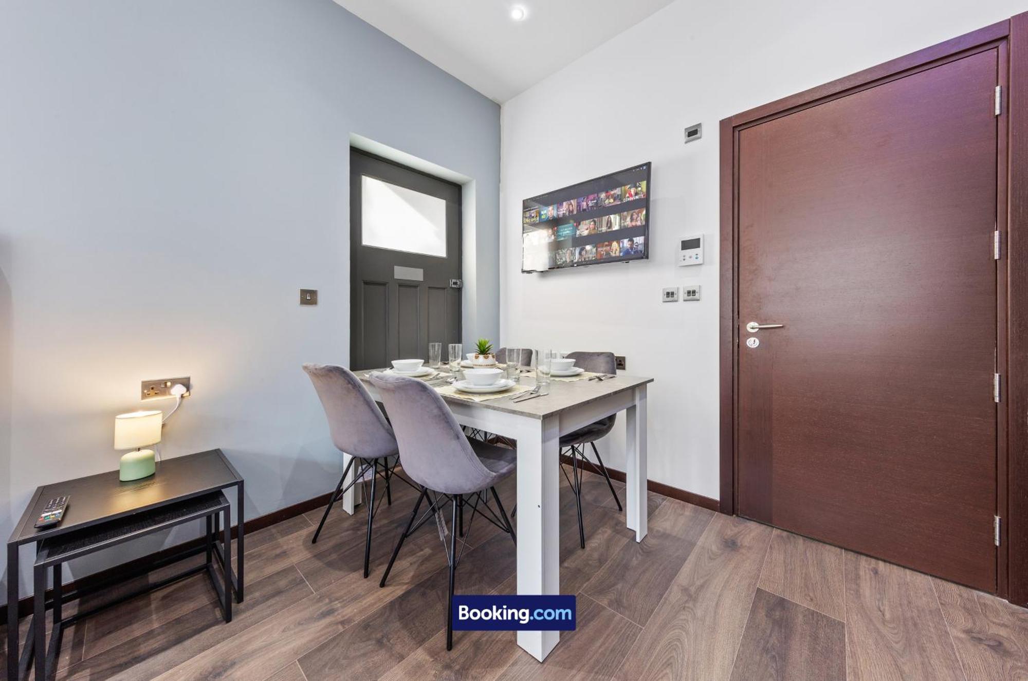 Stylish Studio Apt By Stay Smart Short Lets & Serviced Accommodation Woodstock With Free Wifi London Bagian luar foto