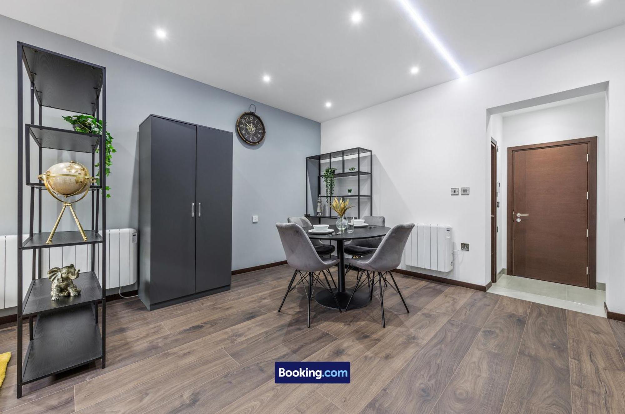 Stylish Studio Apt By Stay Smart Short Lets & Serviced Accommodation Woodstock With Free Wifi London Bagian luar foto