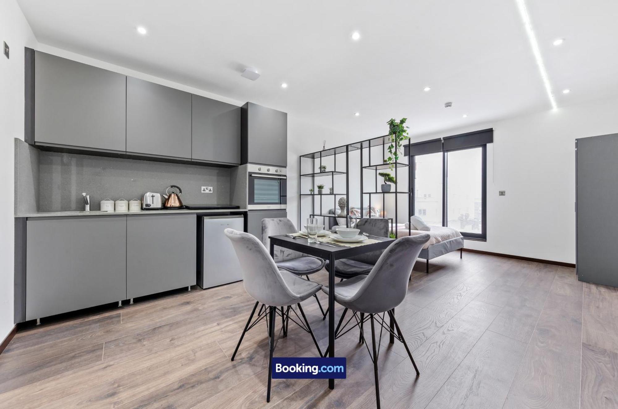 Stylish Studio Apt By Stay Smart Short Lets & Serviced Accommodation Woodstock With Free Wifi London Bagian luar foto