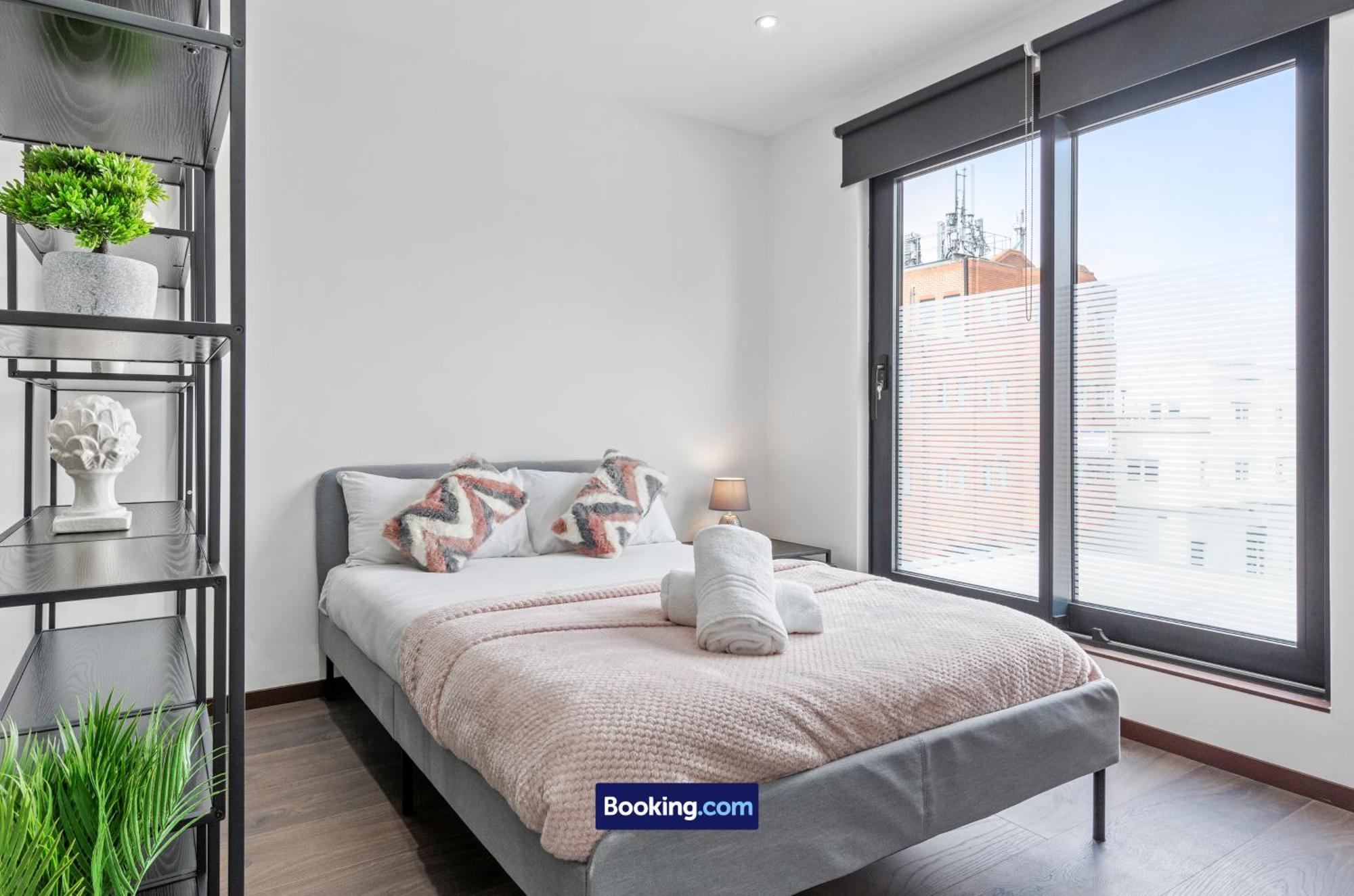 Stylish Studio Apt By Stay Smart Short Lets & Serviced Accommodation Woodstock With Free Wifi London Bagian luar foto