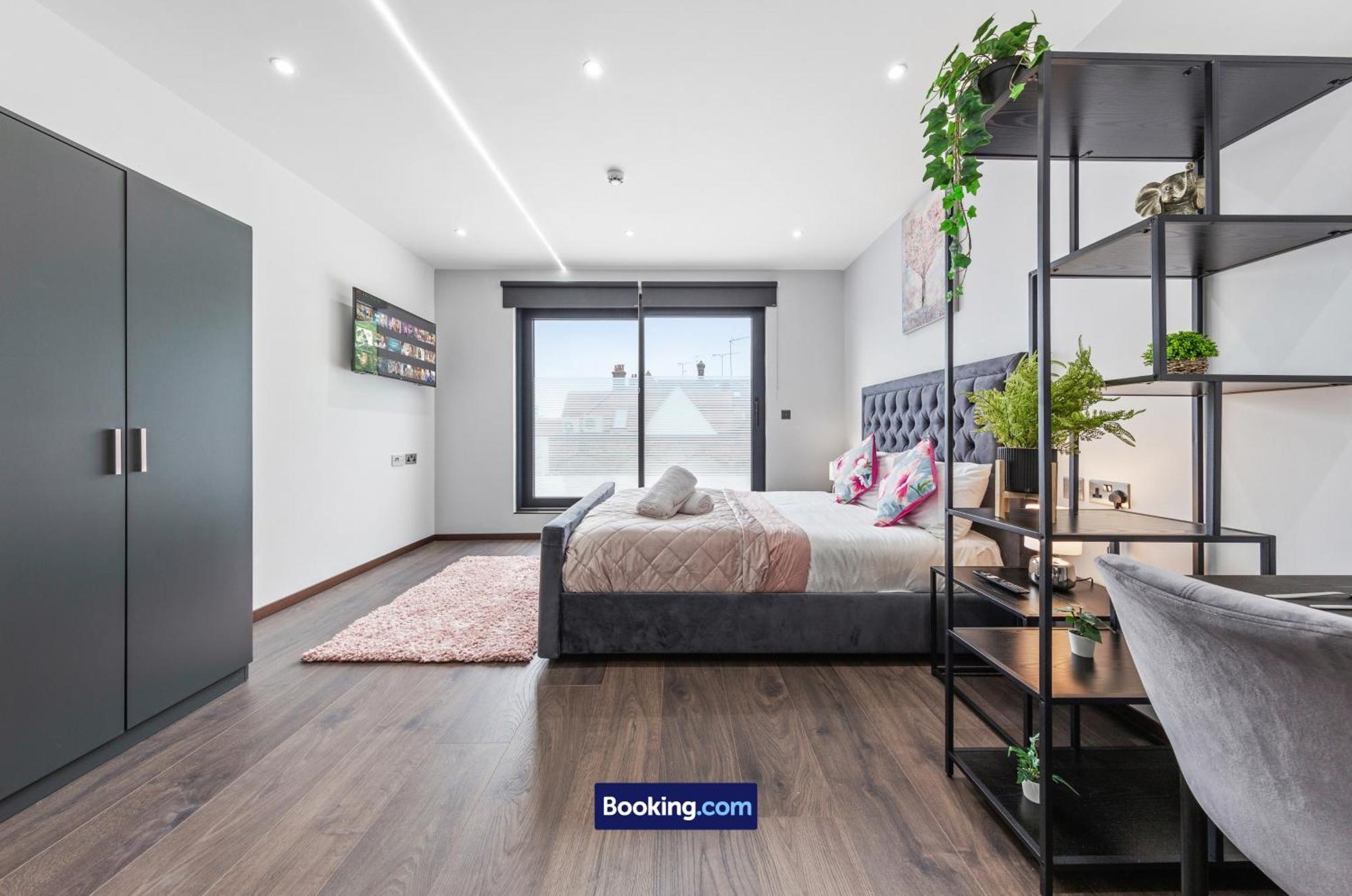 Stylish Studio Apt By Stay Smart Short Lets & Serviced Accommodation Woodstock With Free Wifi London Bagian luar foto