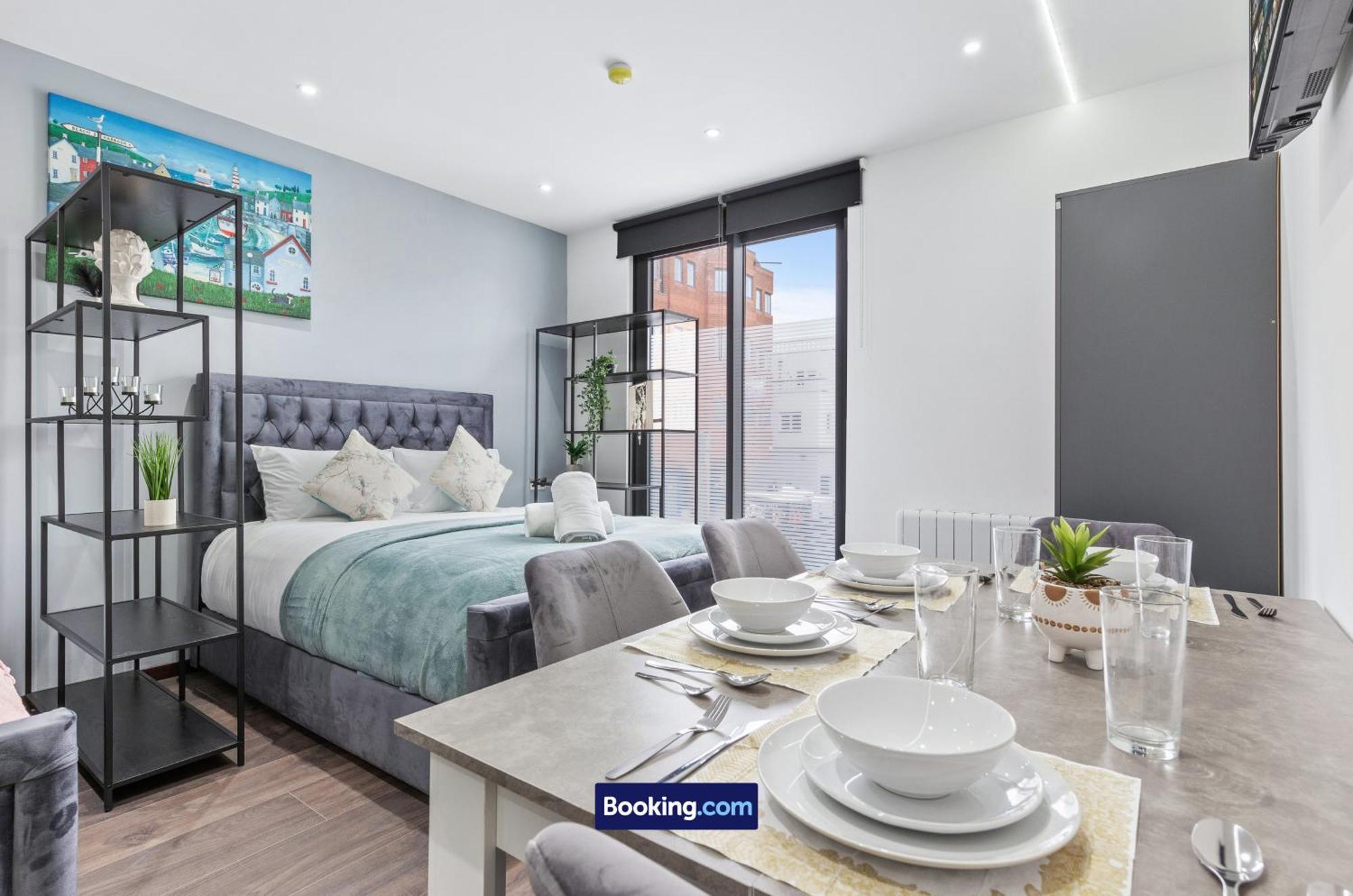 Stylish Studio Apt By Stay Smart Short Lets & Serviced Accommodation Woodstock With Free Wifi London Bagian luar foto